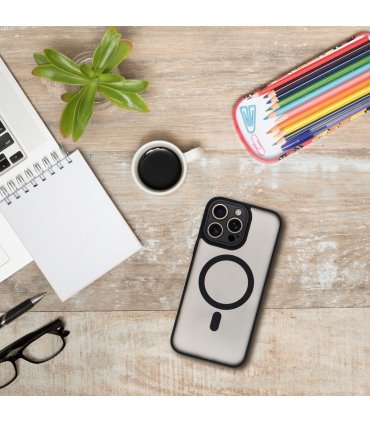 VARIETE MAG COVER z MagSafe do iPhone 13 Pro - czarny