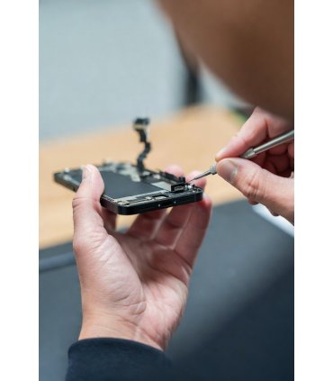 Usługa wymiany mikrofonu iPhone 16 Pro – profesjonalna naprawa