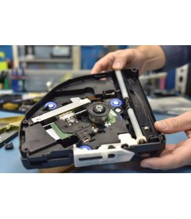 Czyszczenie lasera PlayStation 5 – serwis napędu optycznego