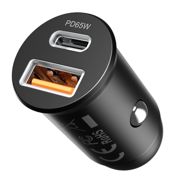 Ładowarka Proove Tiny Power Pro w użyciu w samochodzie
