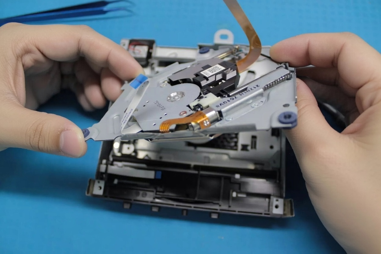 Proces wymiany napędu optycznego w Xbox Series S