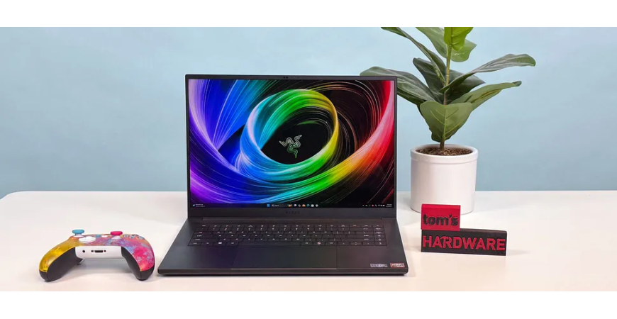 Razer Blade 16 (2025) – RTX 5090 Laptop i Ryzen AI 9 w 15 mm