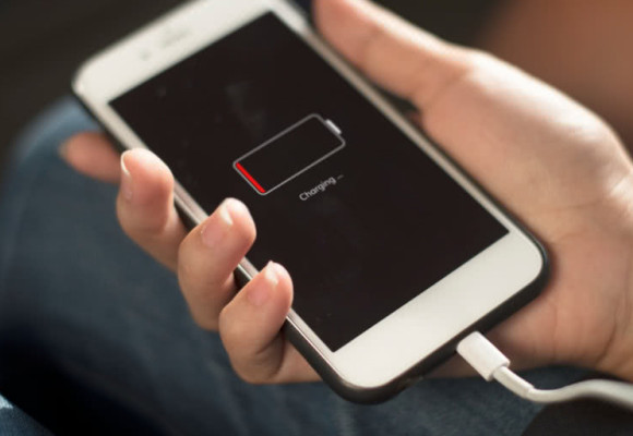 Dlaczego warto wymienić baterię w iPhone?