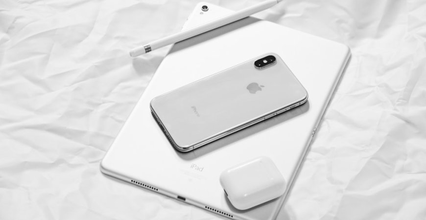 Wymiana baterii w iPhone i MacBook Air: Kiedy i dlaczego warto? | Smartfonstudio.pl