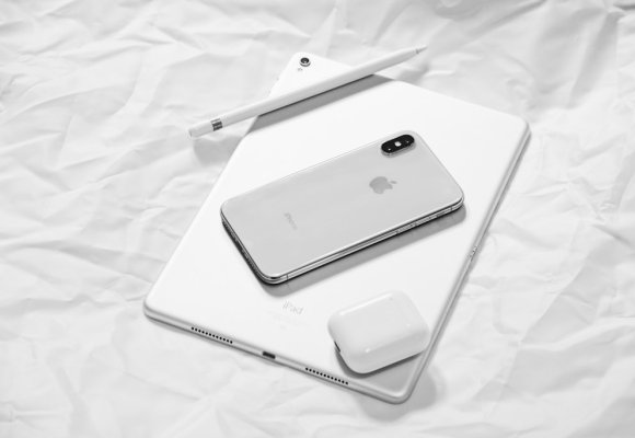 Wymiana baterii w iPhone i MacBook Air: Kiedy i dlaczego warto? | Smartfonstudio.pl