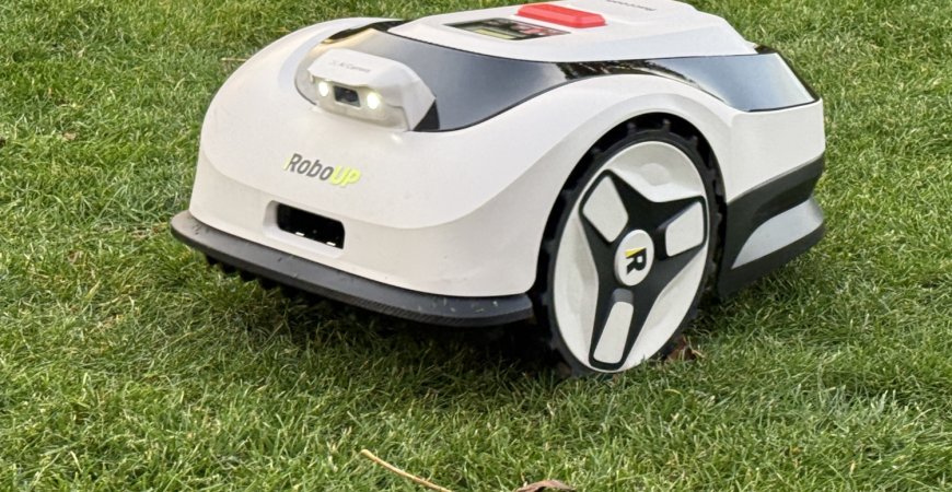 RoboUp Raccoon 2 SE – robot koszący bez przewodu