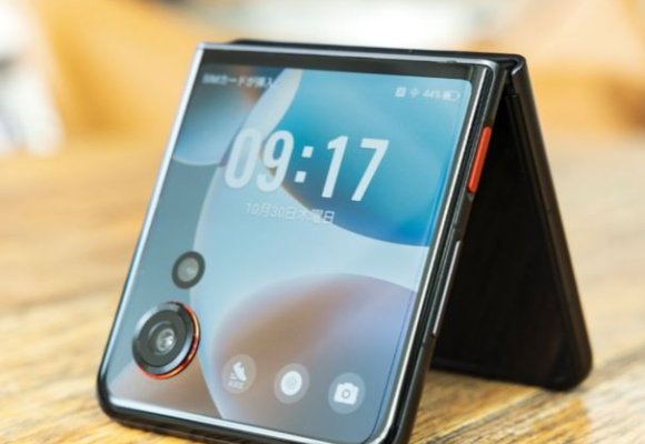 Nubia Flip3 – tani składany smartfon z klapką